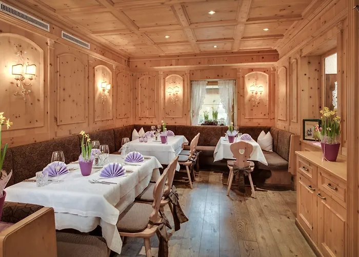 Der Reschenhof Отель 4*