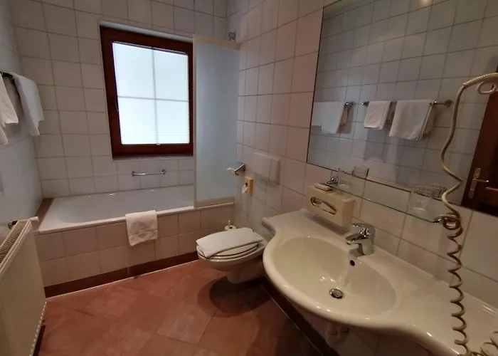 Der Reschenhof Отель Милс-бей-Сольбад-Хол