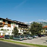 Der Reschenhof Отель 4*