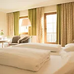 Hotel Der Reschenhof 4*